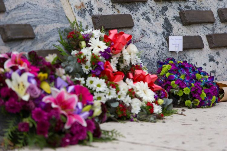 8_16992_04May2021112515_Flowers at the Emergency Services Memorial.jpeg